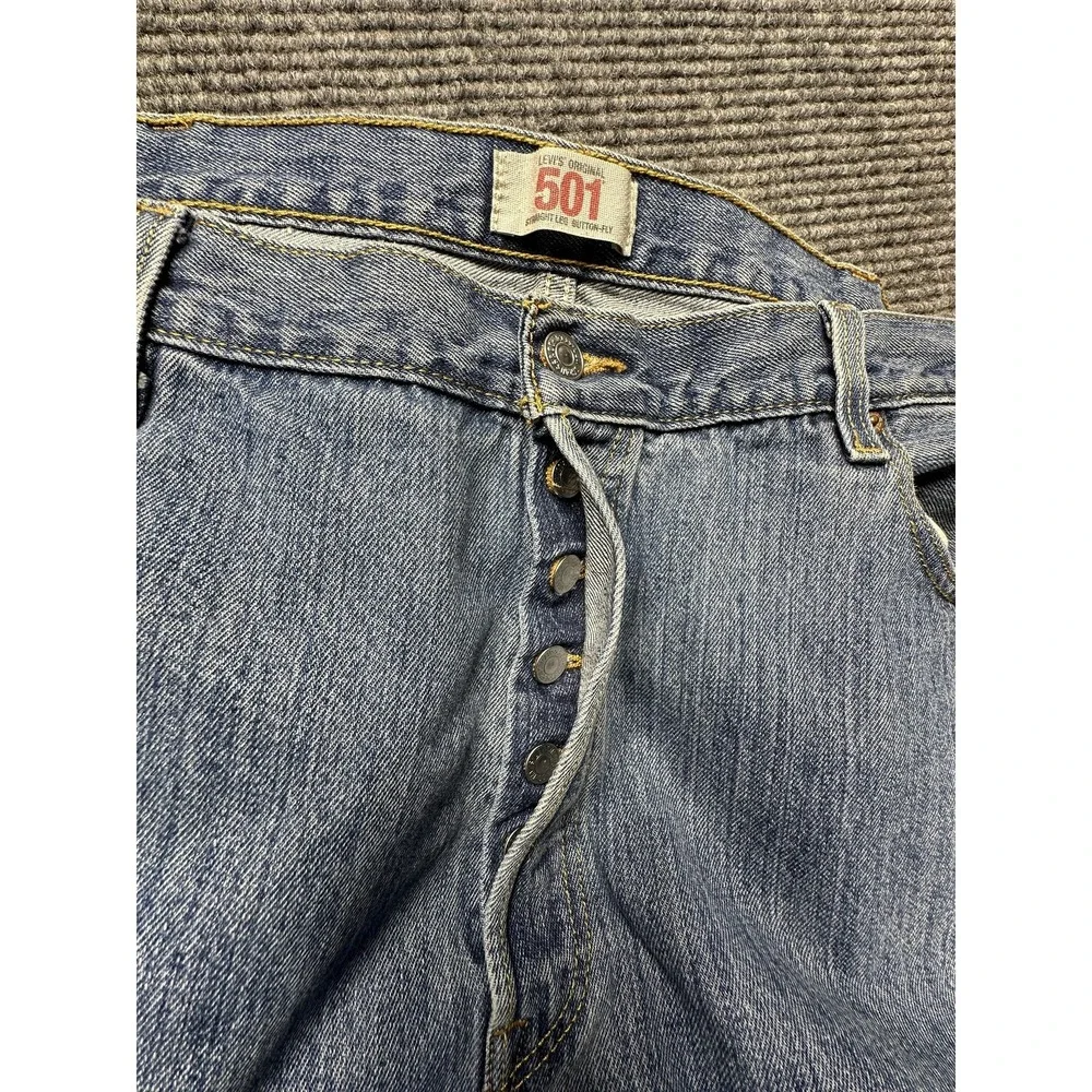Levis 501 Jeans‎ Mens 42x32 (Fit 40x31) Light Wash Blue Classic Straight Denim
